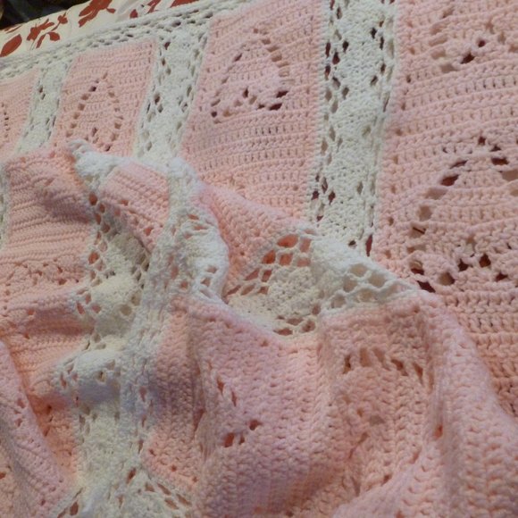 Simply Beautiful Handmade Crocheted Baby Girl Blanket / Throw – ONE OF A KIND - Picture 5 of 9